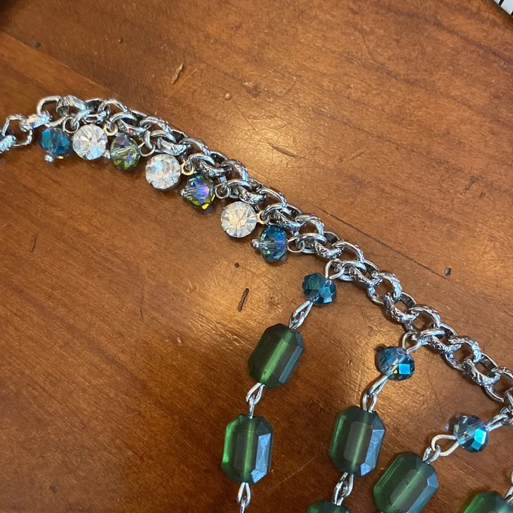 Gorgeous acrylic green & AB rhinestone Festooned chain Statement necklace. - Picture 7 of 12